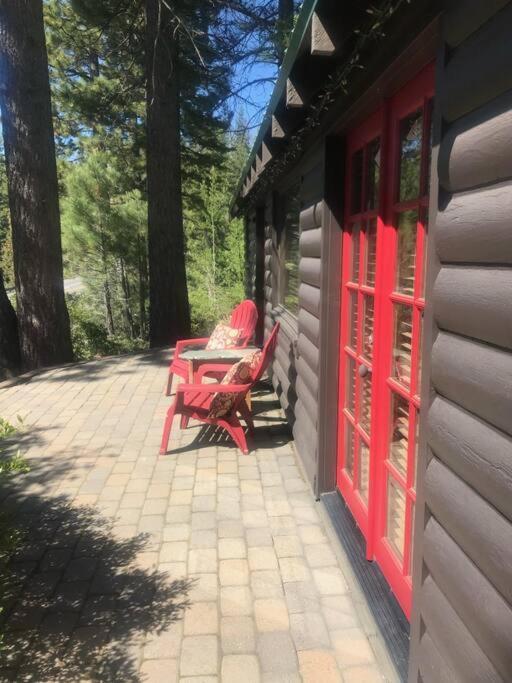 Coziest Cabin In Tahoe W Stone Fireplace Comfy Beds Close To Slopes & Lake Carnelian Bay Bagian luar foto