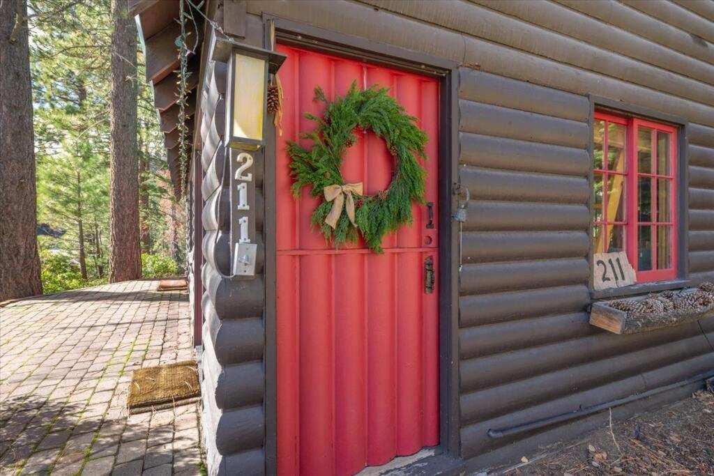 Coziest Cabin In Tahoe W Stone Fireplace Comfy Beds Close To Slopes & Lake Carnelian Bay Bagian luar foto