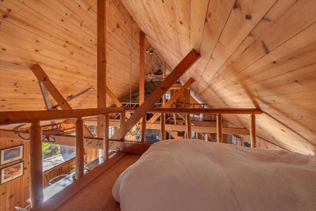 Coziest Cabin In Tahoe W Stone Fireplace Comfy Beds Close To Slopes & Lake Carnelian Bay Bagian luar foto