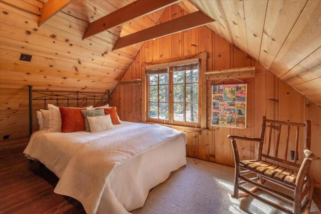 Coziest Cabin In Tahoe W Stone Fireplace Comfy Beds Close To Slopes & Lake Carnelian Bay Bagian luar foto
