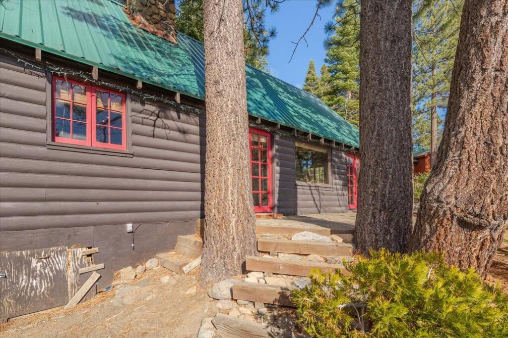 Coziest Cabin In Tahoe W Stone Fireplace Comfy Beds Close To Slopes & Lake Carnelian Bay Bagian luar foto